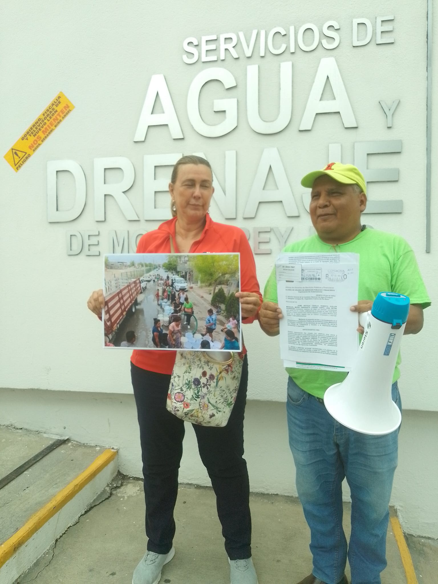 CUANDO LA INDIGNACION CIUDADANA EXPLOTÓ EN LAS OFICINAS DE AGUA Y DRENAJE